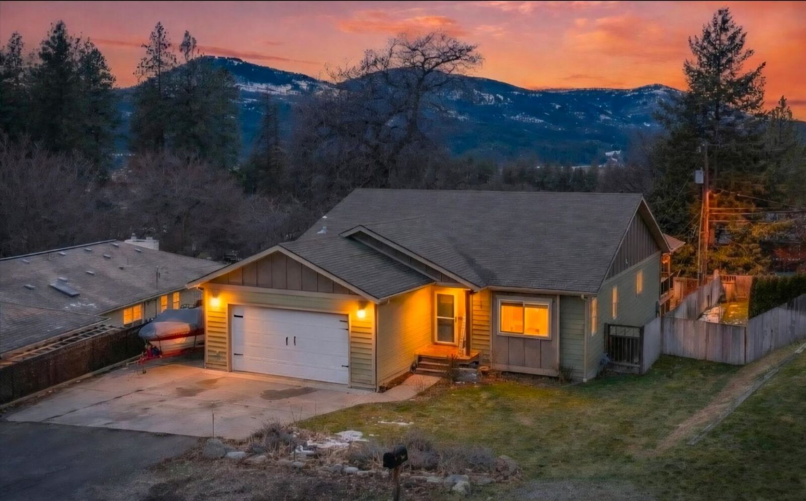 Property Photo:  103 Crestview Dr  WA 99114 