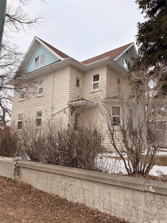 Property Photo: 1102 Grafton Avenue SK S6H 3S5