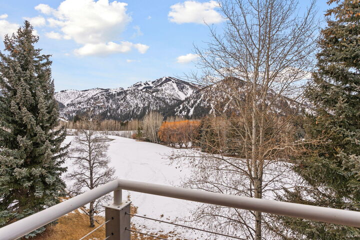 Property Photo: 235 Spur Lane 305 ID 83340