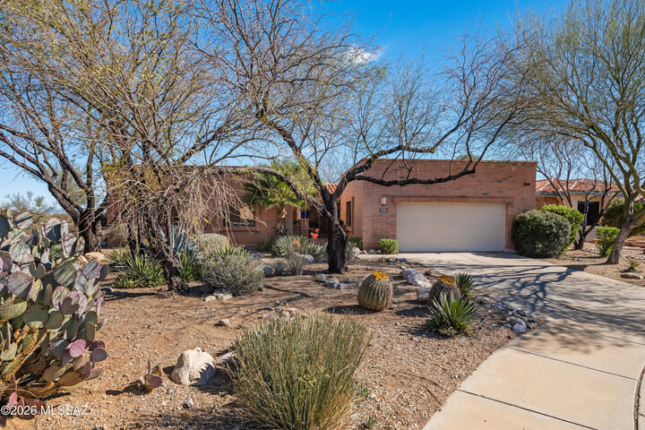 Property Photo: 1410 W Hidden Crest Court AZ 85622