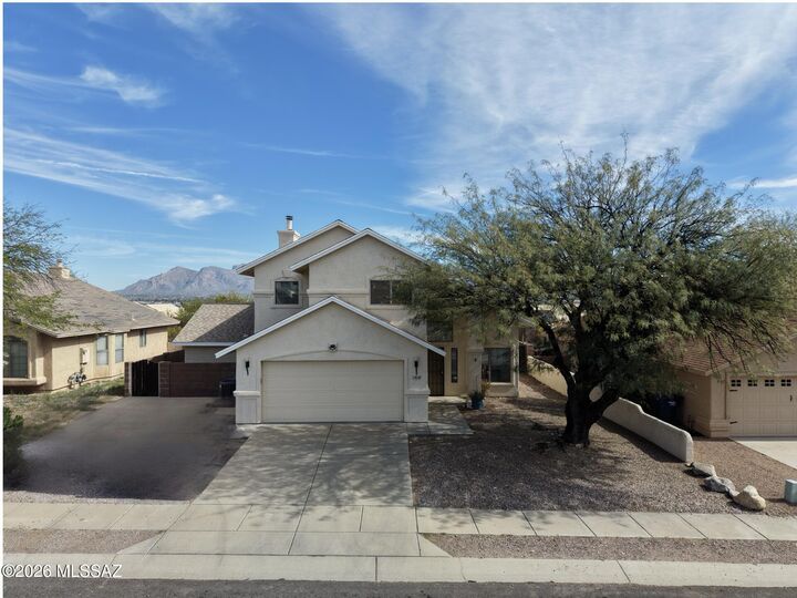 Property Photo:  1910 N Takahe Way  AZ 85745 