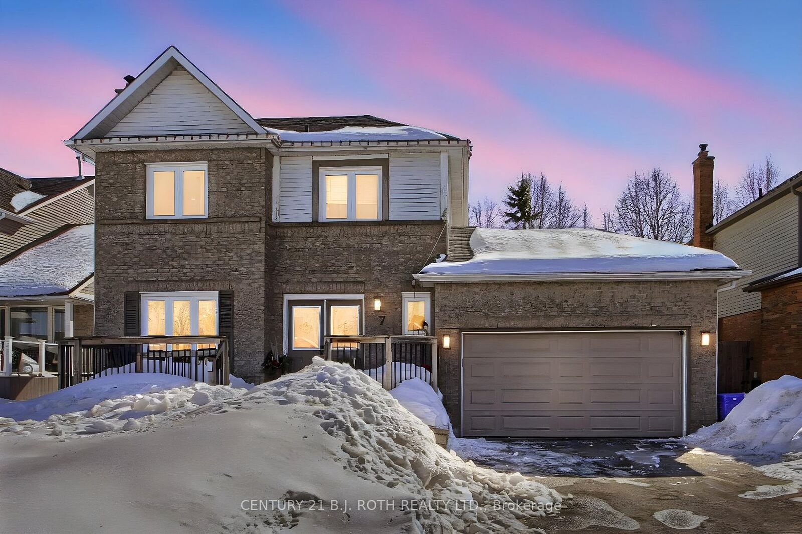 Property Photo:  7 Fontaine Drive  ON L4P 3P2 