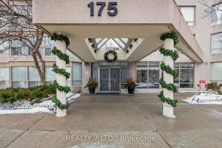 Property Photo: 175 Cedar Avenue 303 ON L4C 9V3