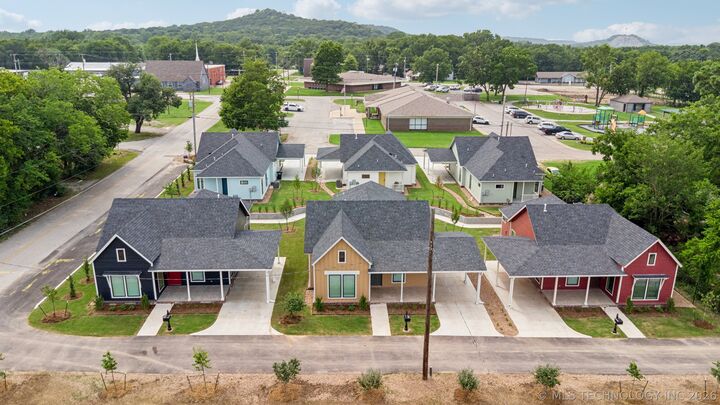 Property Photo:  210 S Bluff Street B  OK 74015 