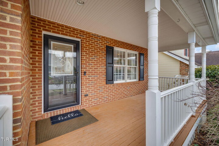 Property Photo:  613 Willowcrest Place  TN 37660 