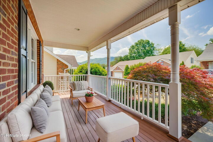 Property Photo:  613 Willowcrest Place  TN 37660 