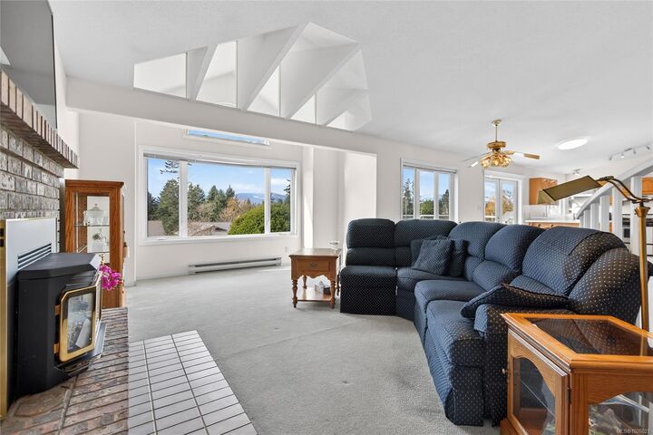 Property Photo:  132 Stafford Ave  BC V9N 6Z3 