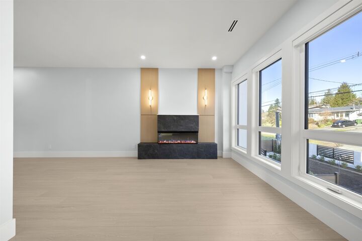 Property Photo:  4558 Portland Street 1  BC V5J 2N9 