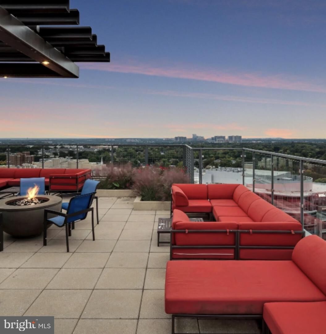 Property Photo:  851 N Glebe Road 812  VA 22203 