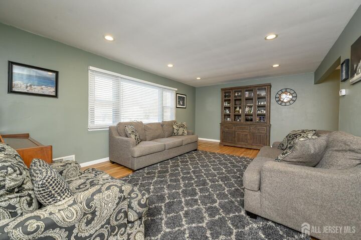 Property Photo:  3 Birchwood Road  NJ 08831 