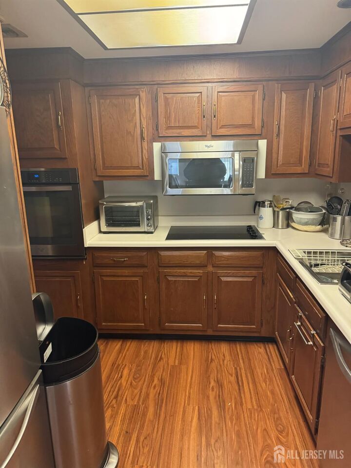 Property Photo:  310 Sharon Way C  NJ 08831 