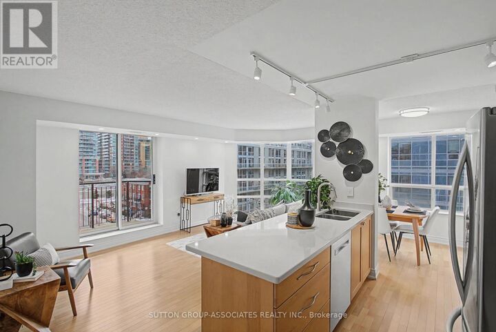 Property Photo:  1000 King Street West 616  ON M6K 3N1 