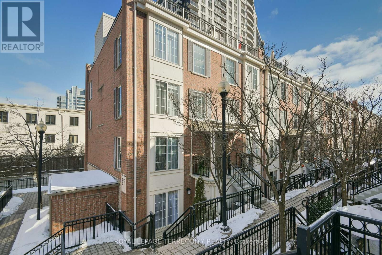 Property Photo:  5 Everson Drive 759  ON M2N 7C3 