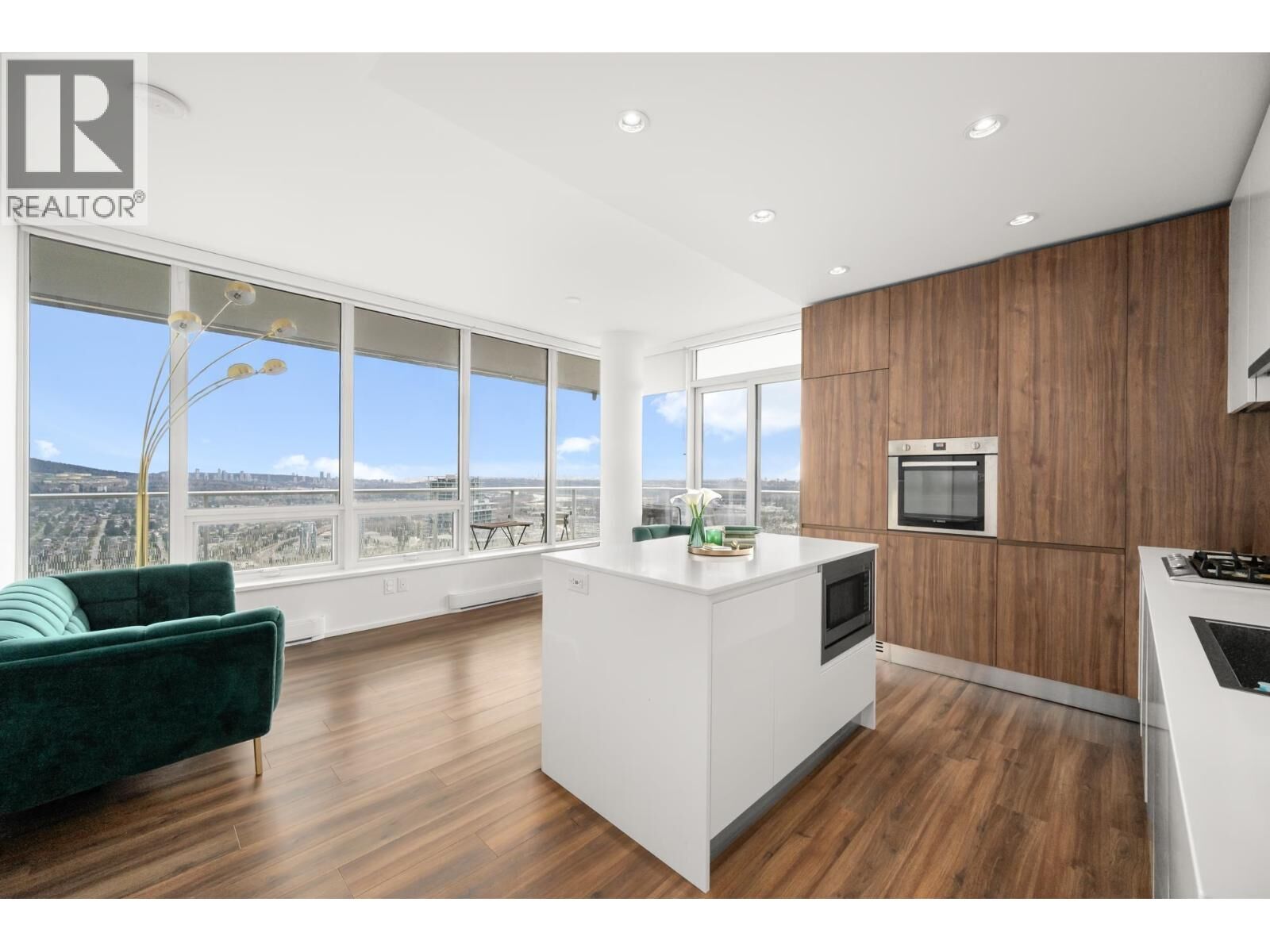 Property Photo:  4650 Brentwood Boulevard 5102  BC V5C 0M3 