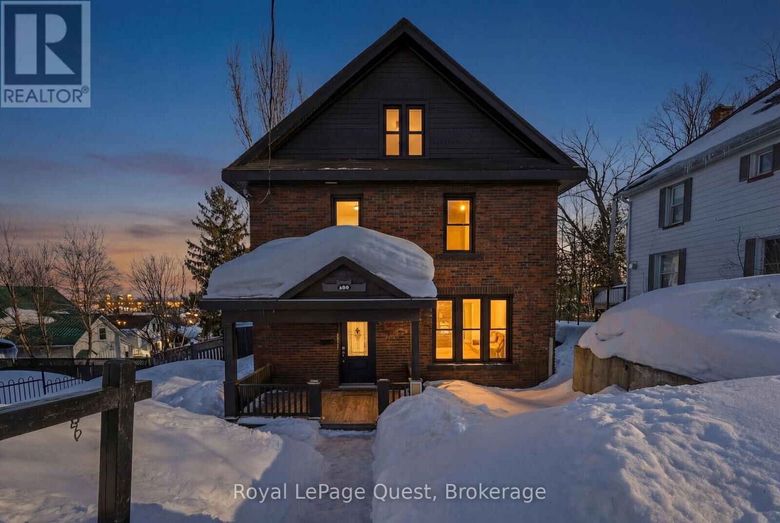 Property Photo:  109 Brant Street East  ON L3V 1Z3 