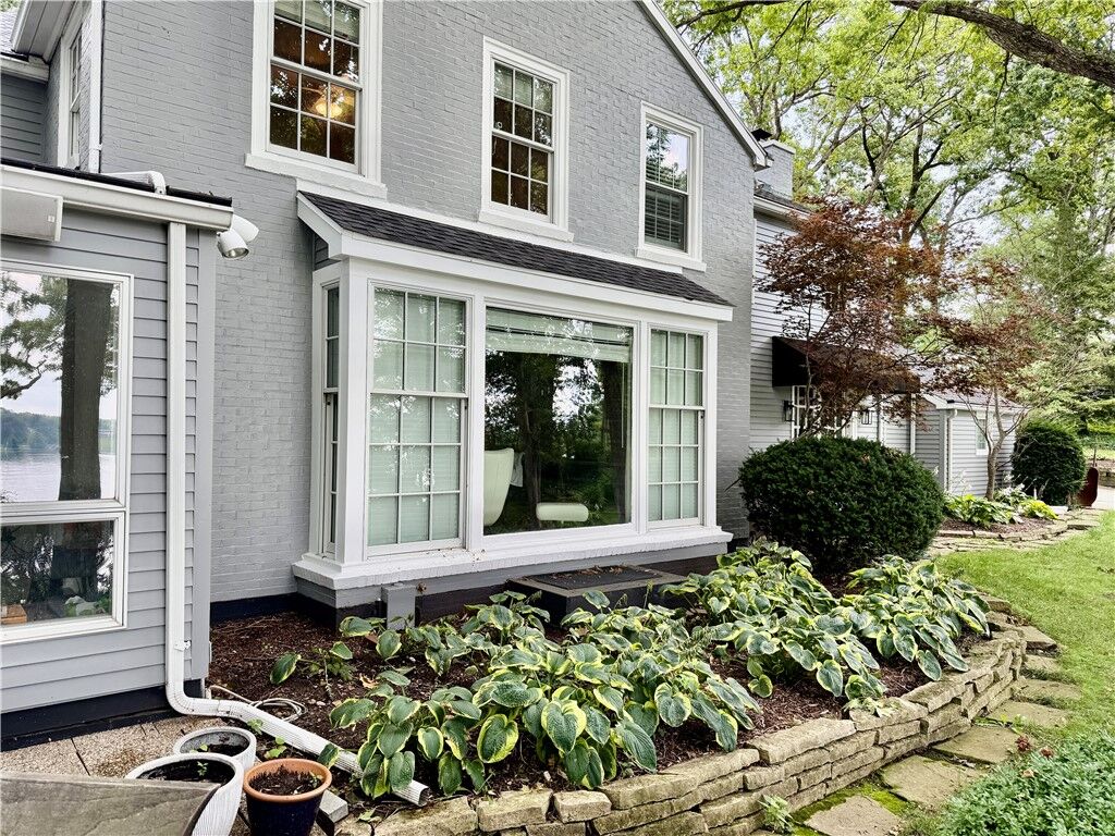 Property Photo: 409 Southmoreland Place IL 62521