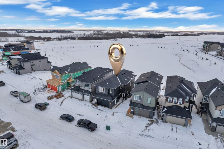 Photo de la propriété:  209 Crystal Creek Drive  AB T9E 0X6 