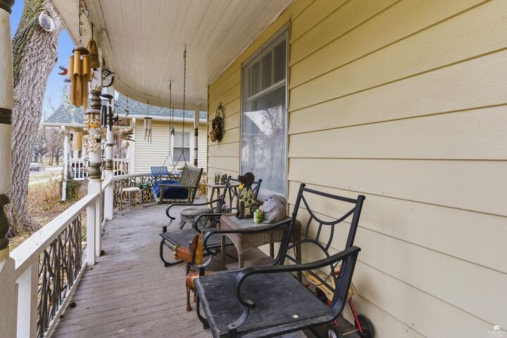 Property Photo:  613 Ash Street  KS 66547 
