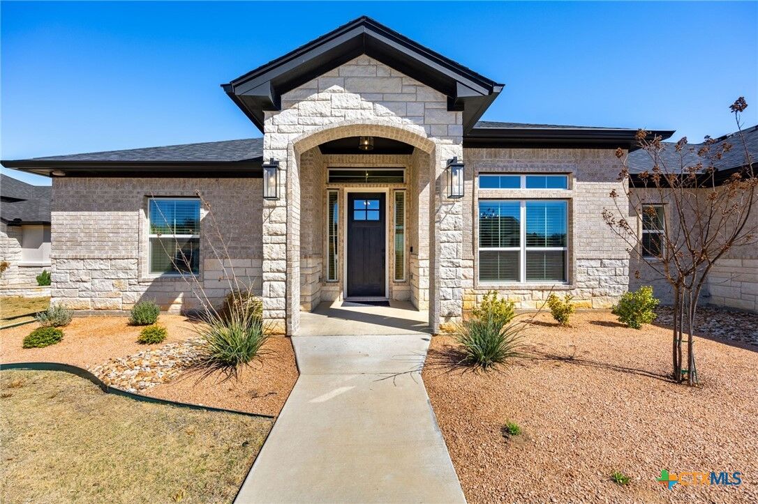 Property Photo:  1110 Northcross Drive  TX 76571 