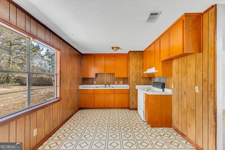 Property Photo: 1108 Mary Ann Drive GA 31313