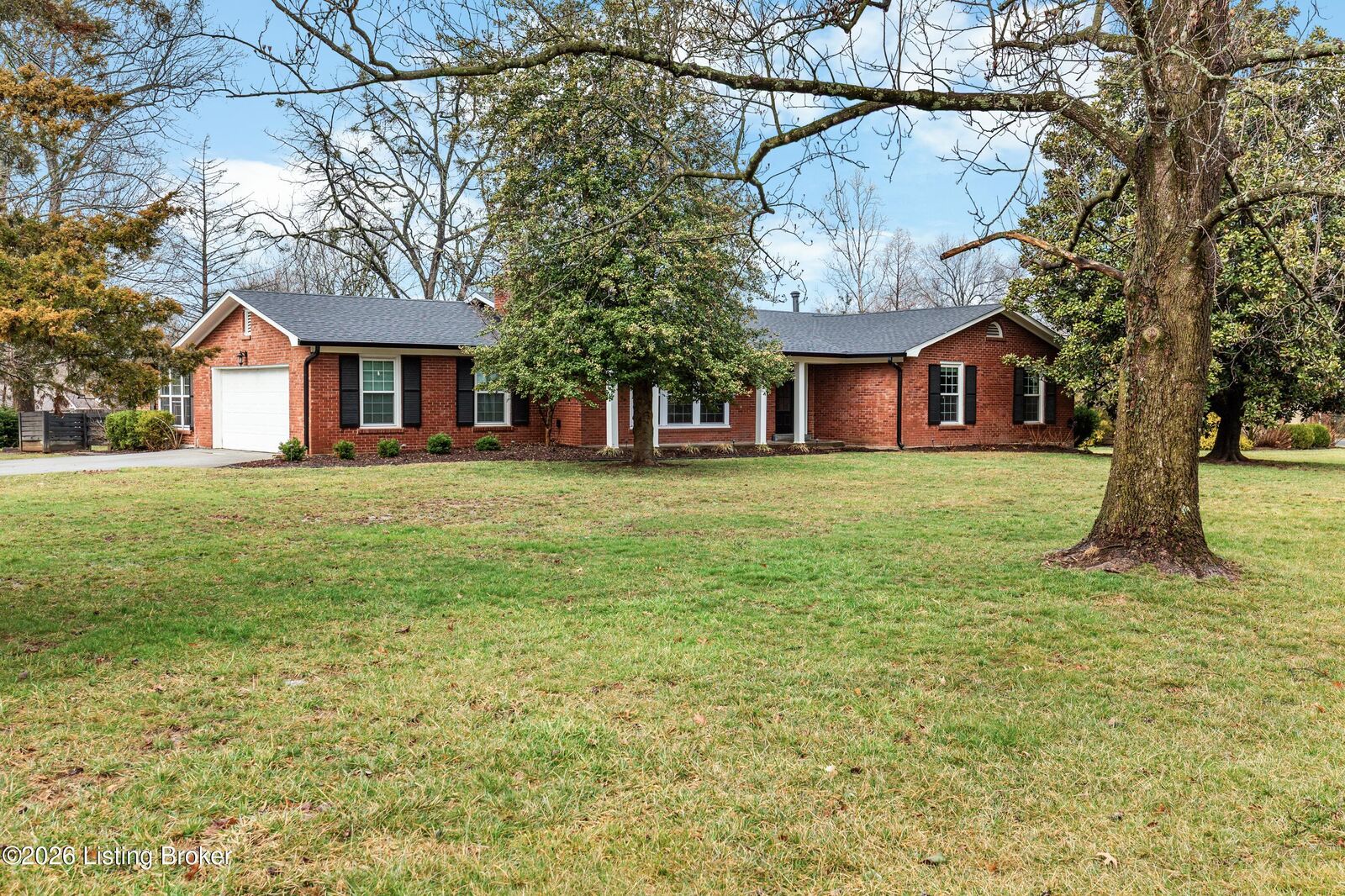 Property Photo:  602 Linden Dr  KY 40223 