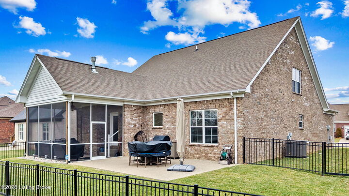 Property Photo:  8818 Stara Way  KY 40299 