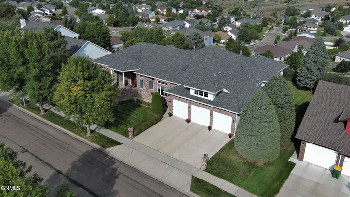Property Photo: 700 Aspen Avenue ND 58503