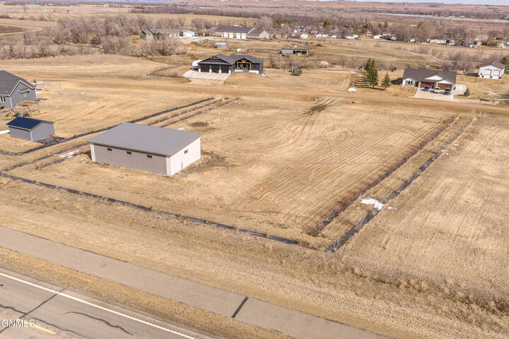 Property Photo:  3547 Honey Lane  ND 58554 