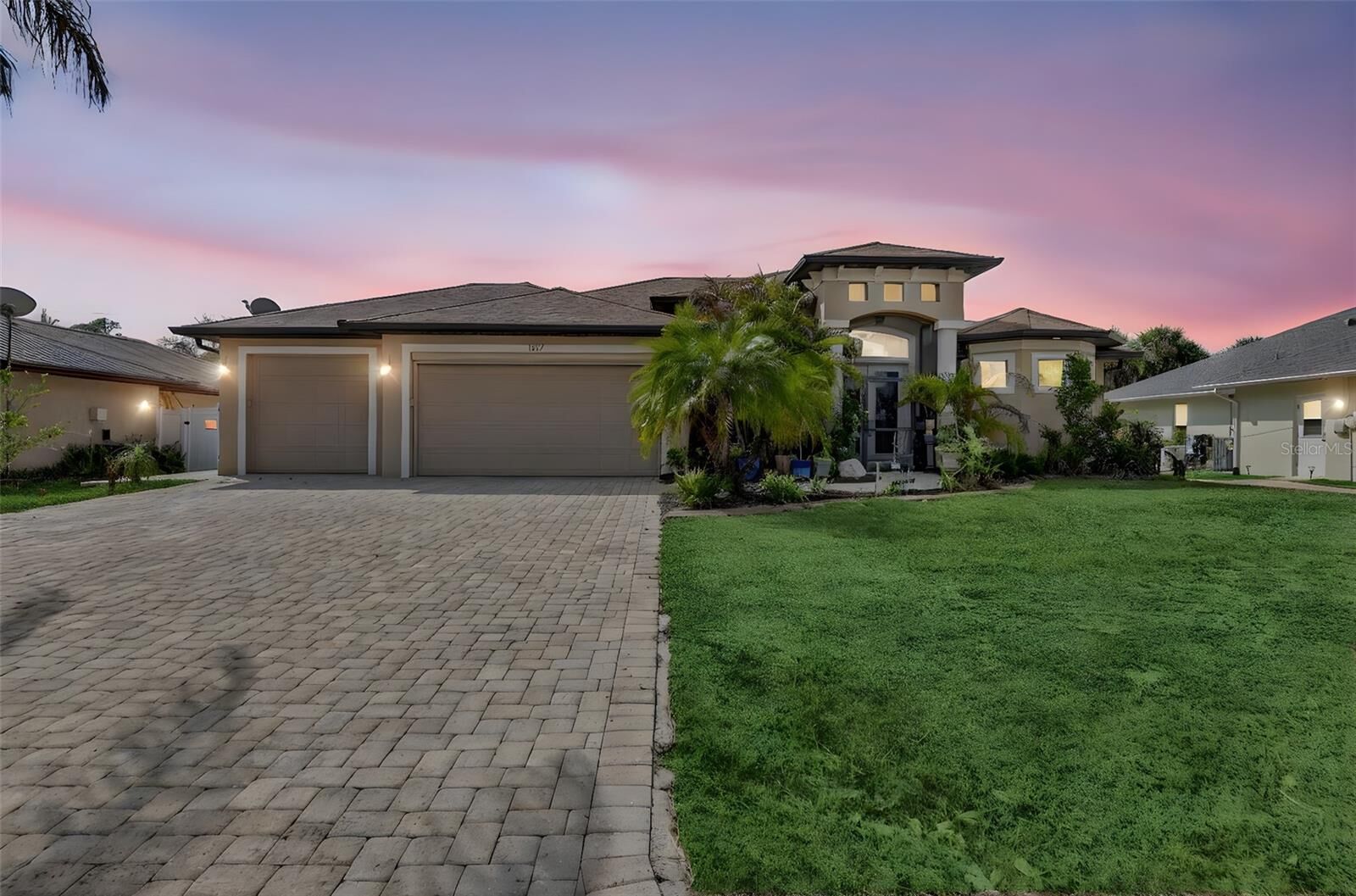 Property Photo:  1017 Cabot Street  FL 33953 