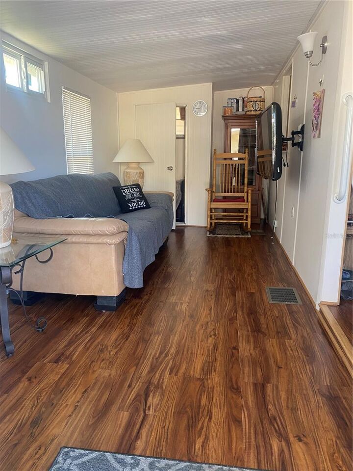 Property Photo:  4812 Elwana Way  FL 33541 