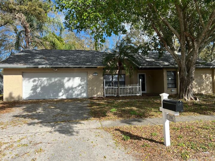 Property Photo:  200 Arbor Drive W  FL 34683 