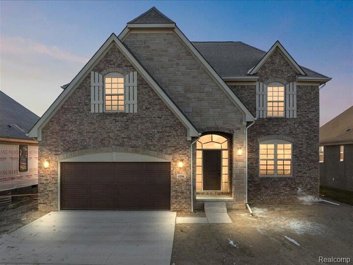 Property Photo:  42435 Magnolia Drive  MI 48314 4241 