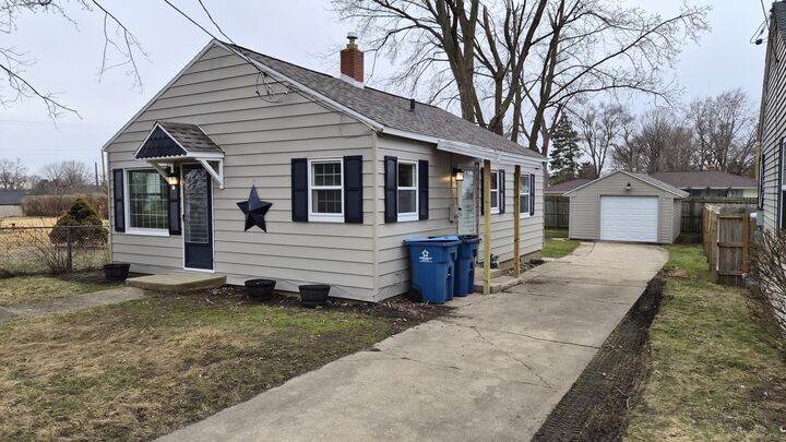 Property Photo: 105 N Woodrow Avenue MI 49015