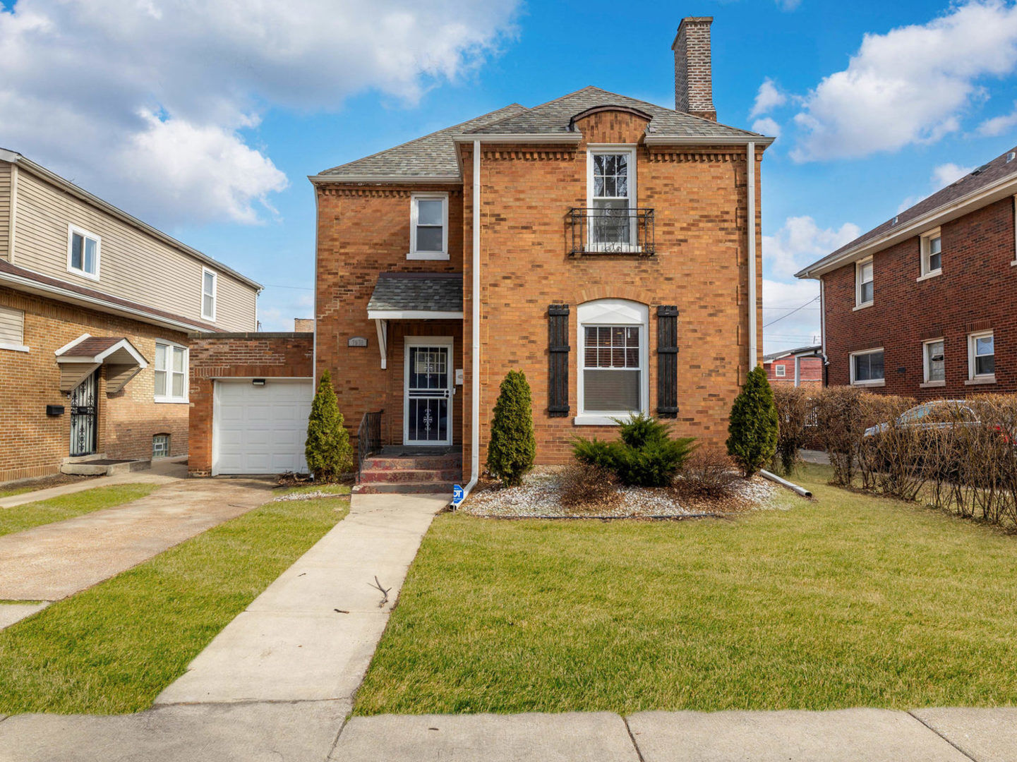 Property Photo: 7931 S Paxton Avenue IL 60617