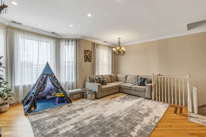 Property Photo:  3104 W Walton Street  IL 60622 