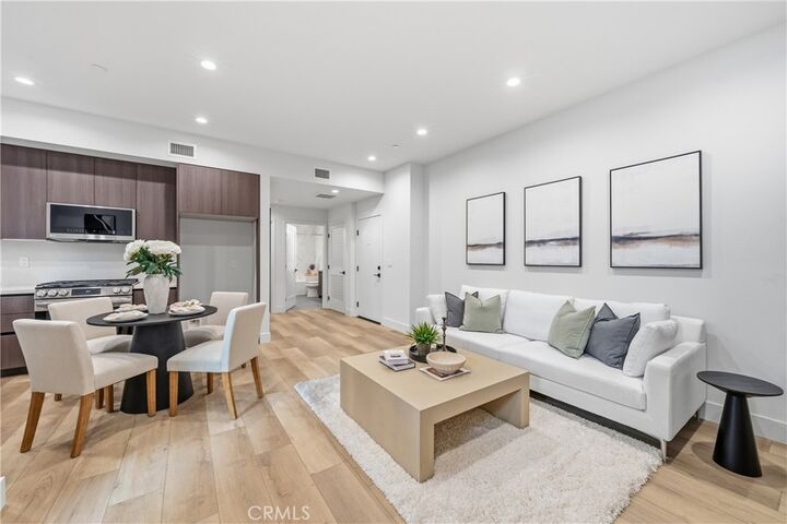 Property Photo:  150 Oak Knoll Ave 103  CA 91101 