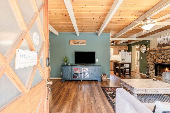 Property Photo:  52172 Acorn Lane  CA 92549 