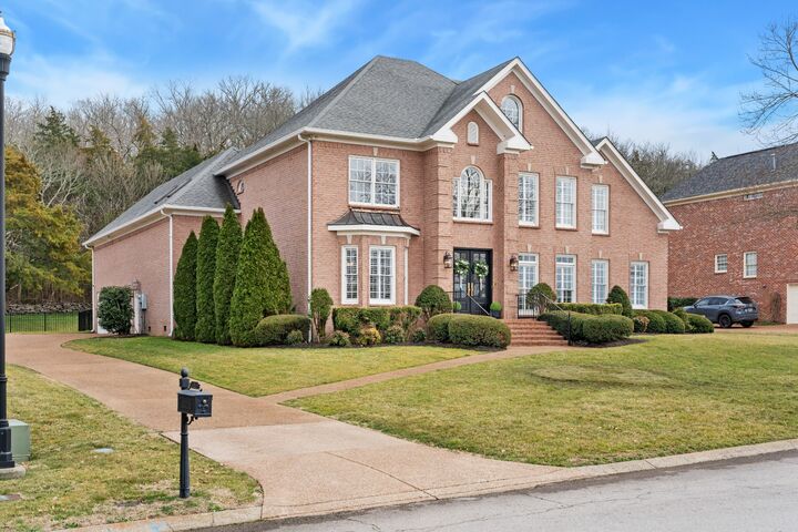 Property Photo:  116 Gardengate Dr  TN 37069 