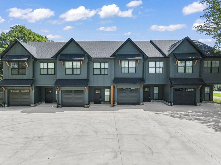 Property Photo:  217 S Porter St  TN 37398 