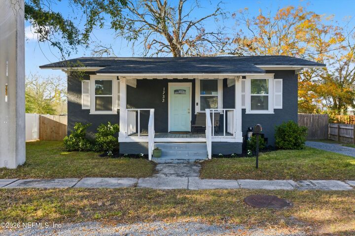 Property Photo:  1733 Landon Avenue  FL 32207 