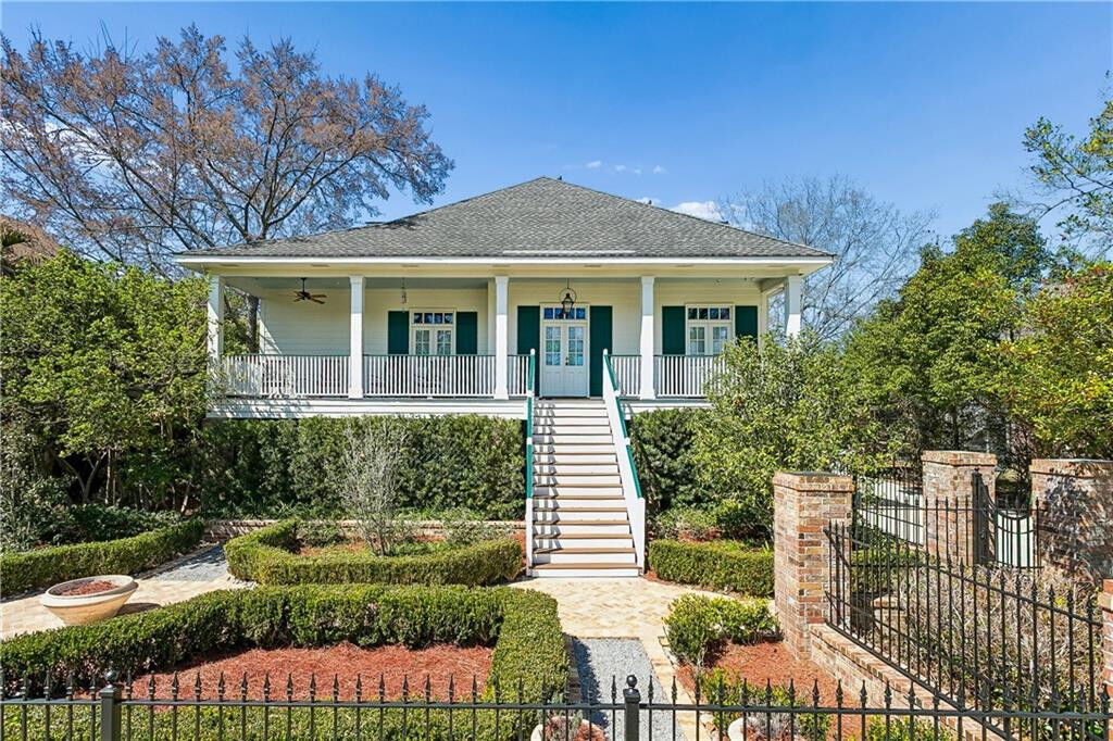 Property Photo: 232 W Beach Parkway LA 70448