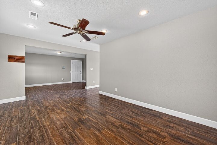 Property Photo:  807 N 14th Street  AR 72756 