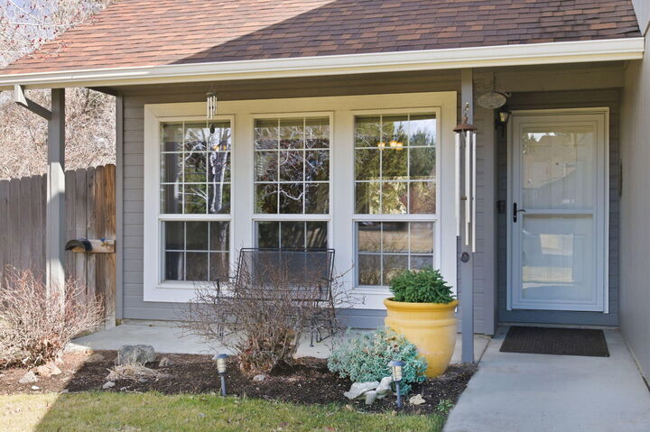 Property Photo:  1152 NE Locksley Drive  OR 97701 