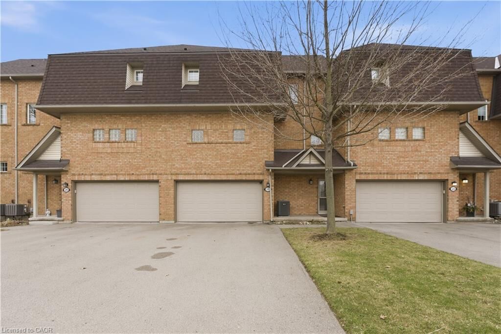 Property Photo:  100 Beddoe Drive 25  ON L8P 4Z2 