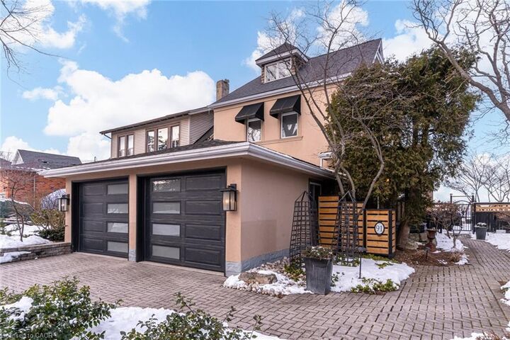 Property Photo:  91 Mountain Park Avenue  ON L9A 1A1 