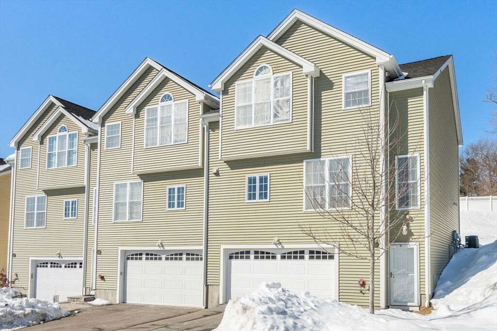 Property Photo:  15 Dunia Lane 15  MA 01532 