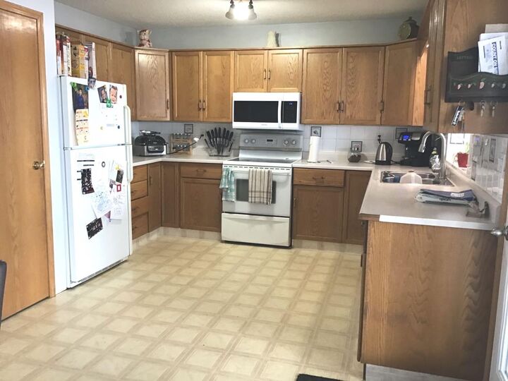 Property Photo: 29 Lyons Crescent AB T7S 1B9