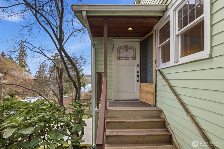 Property Photo:  5401 S Angeline Street 102  WA 98118 