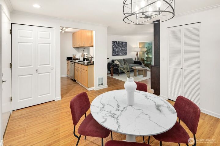 Property Photo: 5901 Phinney Avenue N 106 WA 98103