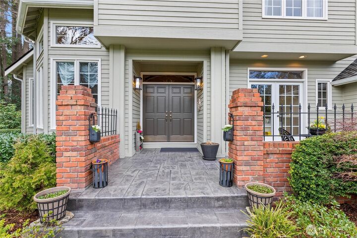 Property Photo:  15427  178th Avenue NE  WA 98072 